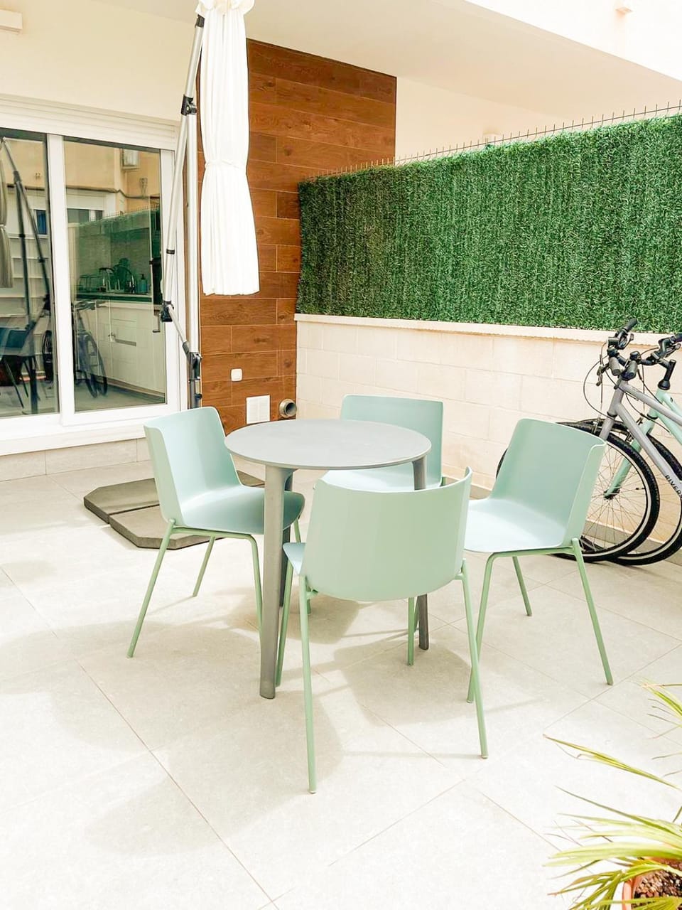 Patio, Balcony/Terrace, Cycling