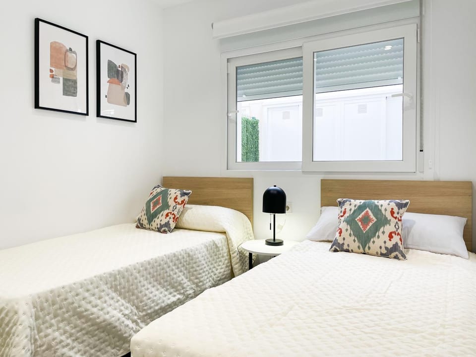 Bed, Photo of the whole room, Bedroom