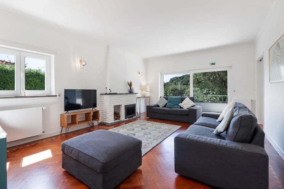 Communal lounge/ TV room, TV and multimedia, Living room, Seating area