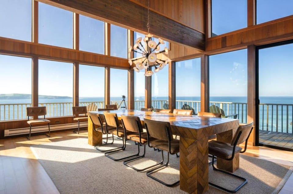 Natural landscape, Seating area, Dining area, Sea view