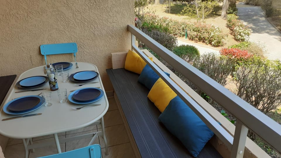 View (from property/room), Balcony/Terrace, Balcony/Terrace, Garden view