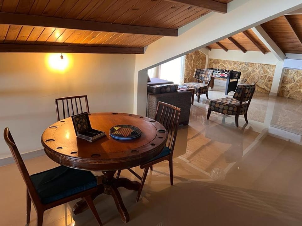 Game Room, Living room, Seating area