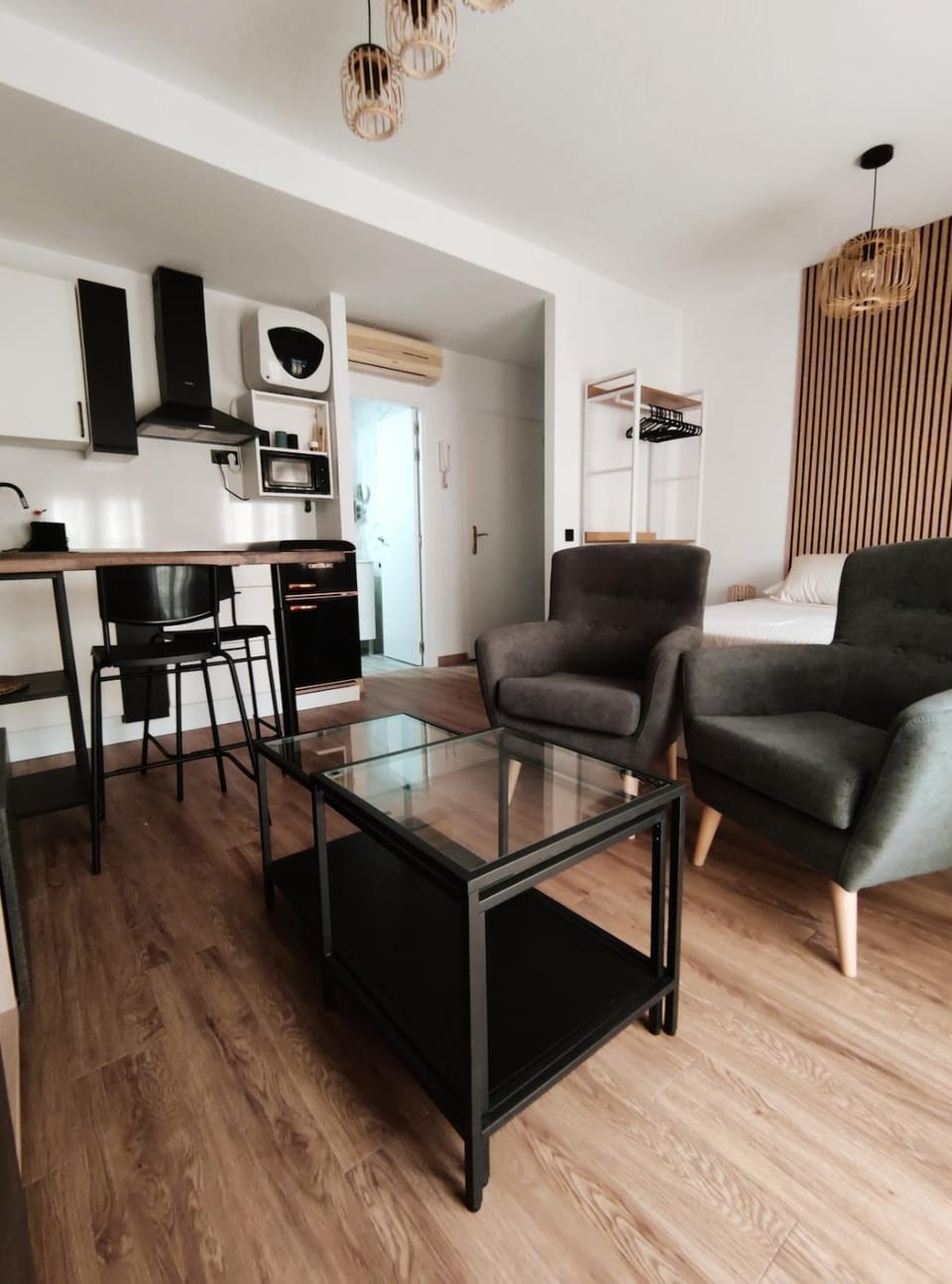 TV and multimedia, Seating area