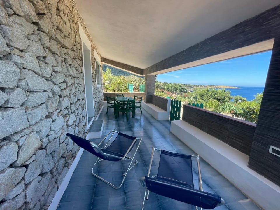 Property building, Balcony/Terrace, Sea view