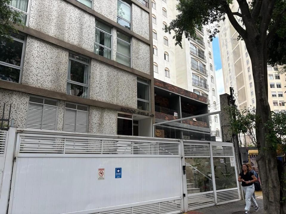 Apto Próx Metrô Trianon Paulista e Hospitais 9 de julho e Sírio Apartment in Sao Paulo City