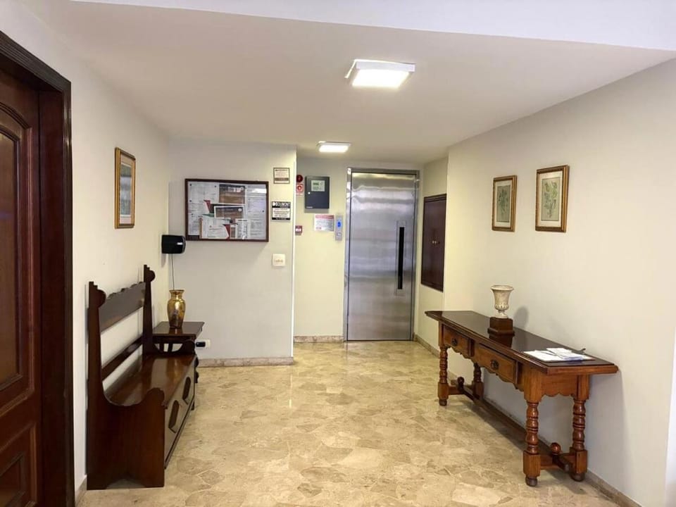 Apto Próx Metrô Trianon Paulista e Hospitais 9 de julho e Sírio Apartment in Sao Paulo City
