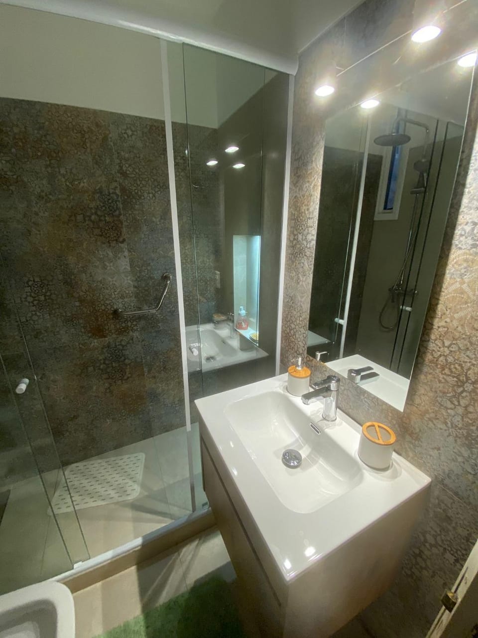 Shower, Bathroom, Bath, towels