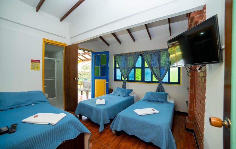 Finca descanso a 5 mts del parque del Café, Wifi, Piscina, Tv, Bbq 23Px House in Quindio, Colombia