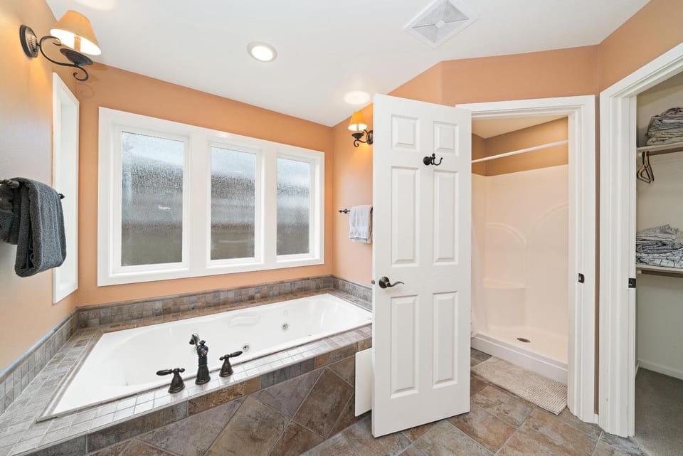 Caddy Corner MCA#1122 House in Manzanita