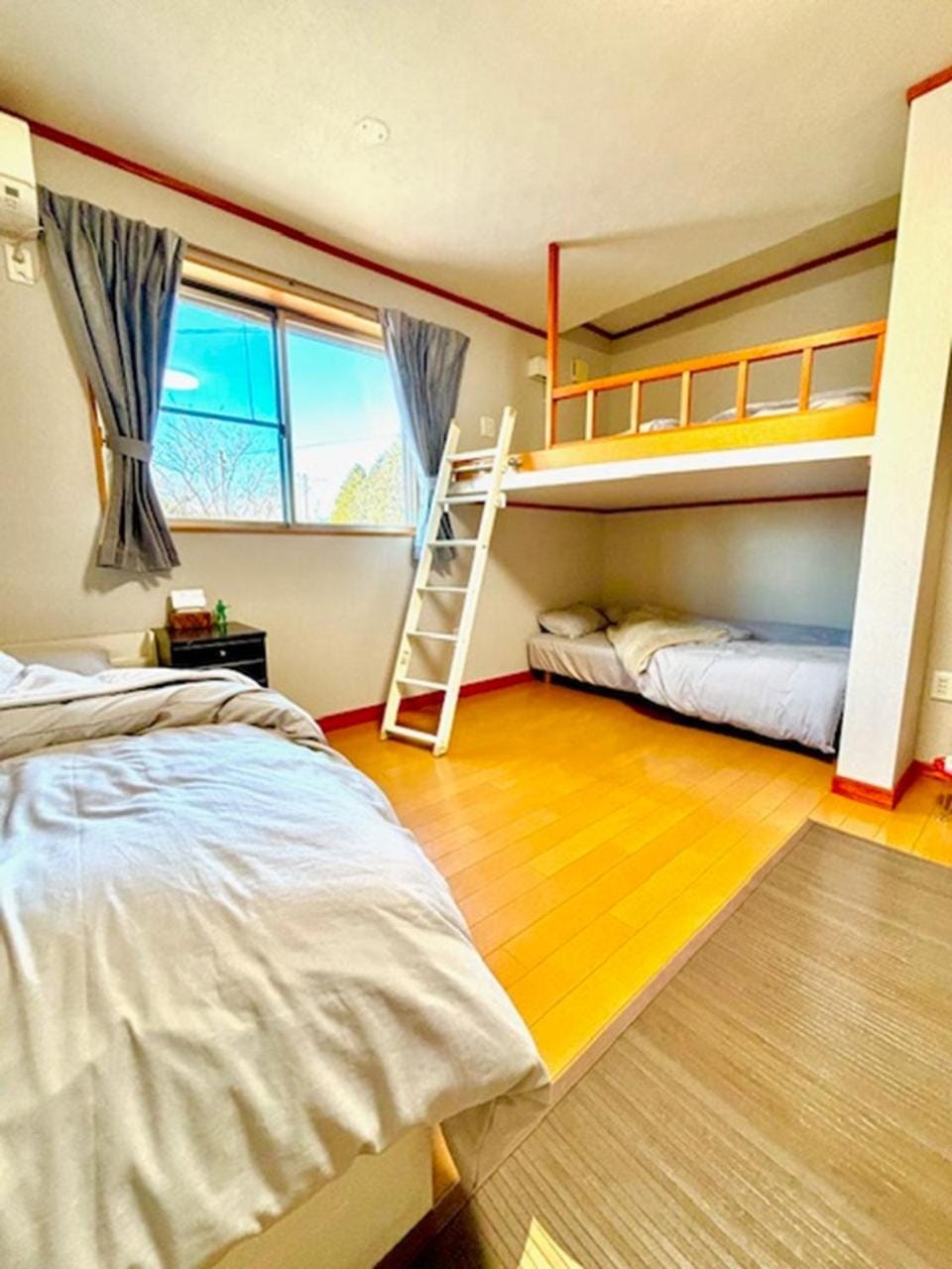 Photo of the whole room, bunk bed