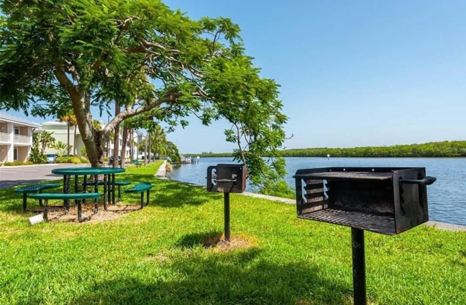 Little Harbor Resort #301 Tampa Bay FL Beach, Nautical Paradise Apartment in Ruskin