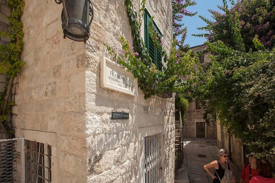 Apartment Dioklecian Wall Bed and Breakfast in Split