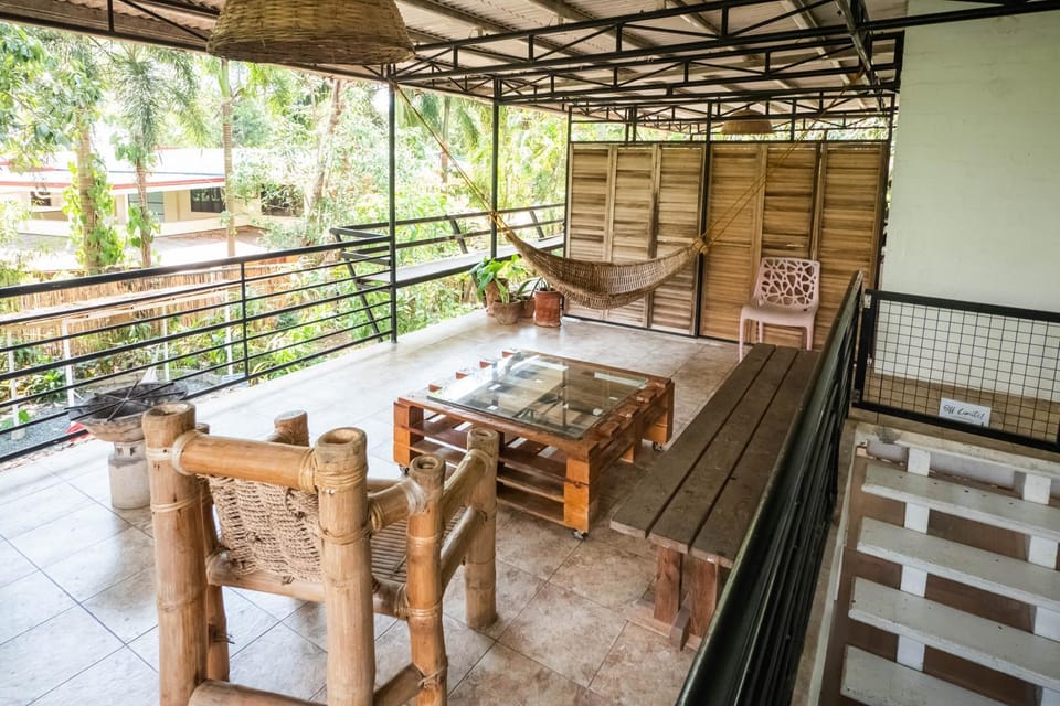 KAHILOM Nest Self-Service Home in Rainforest Nest with Kitchen - Monkeys, Bats, Pet Friendly with a Fee Apartment in Subic