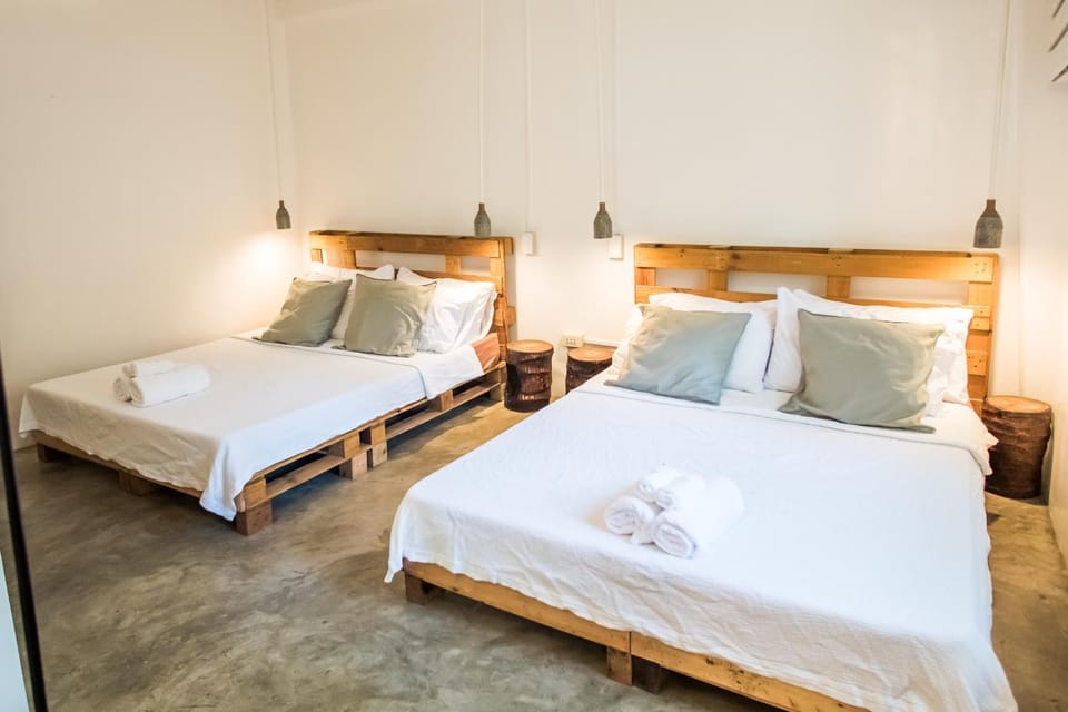 SAYA Nest Self-Service Home in Rainforest Nest with Kitchen - Monkeys, Bats, Pet Friendly with a Fee Apartment in Subic