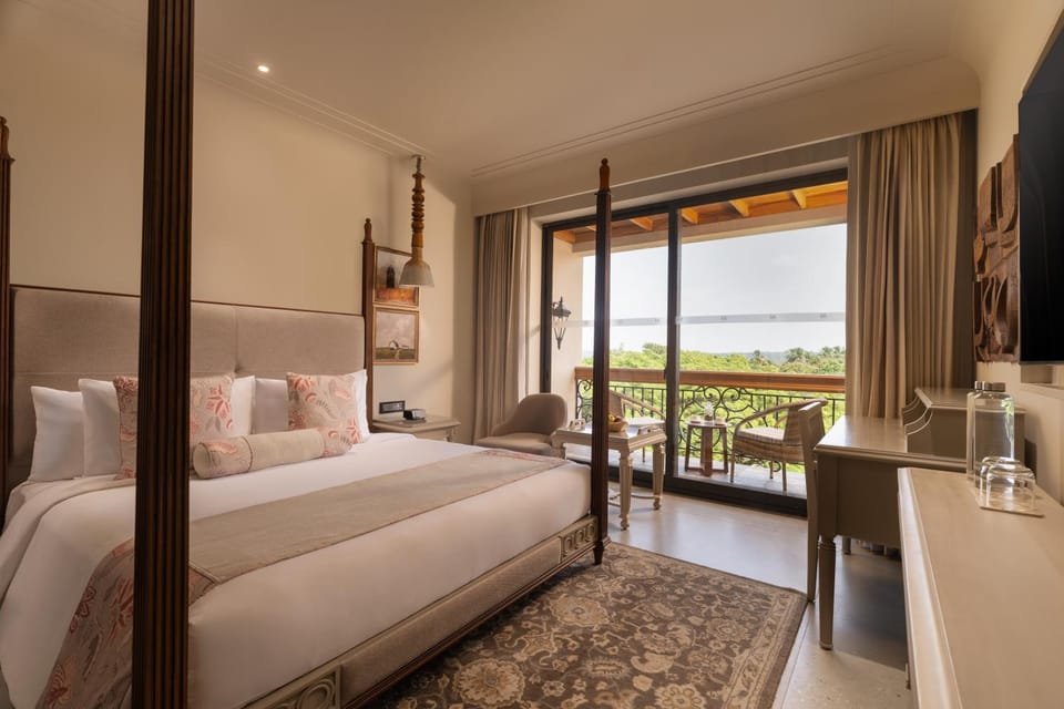 View (from property/room), Balcony/Terrace, Bedroom