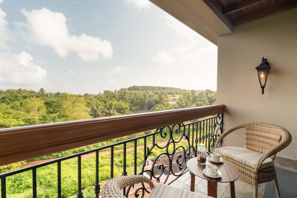 View (from property/room), Balcony/Terrace, Bedroom