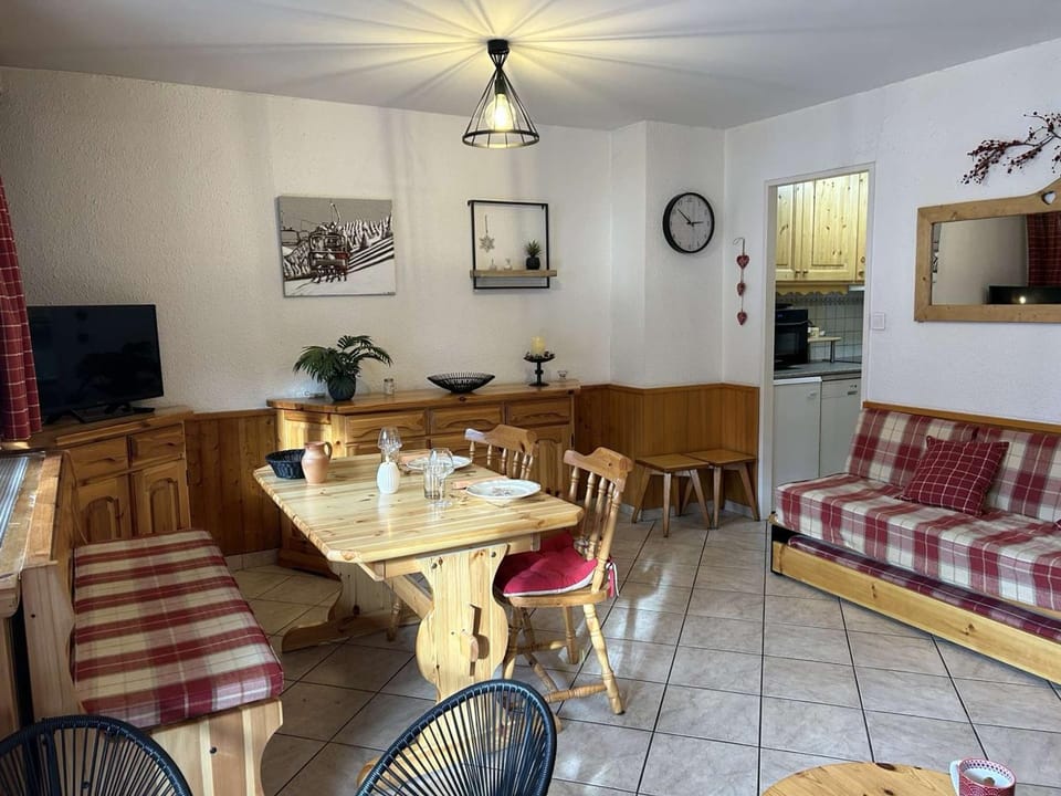 Studio chaleureux et spacieux pour 2 à Méribel, proche des pistes - FR-1-180-653 Apartment in Les Allues