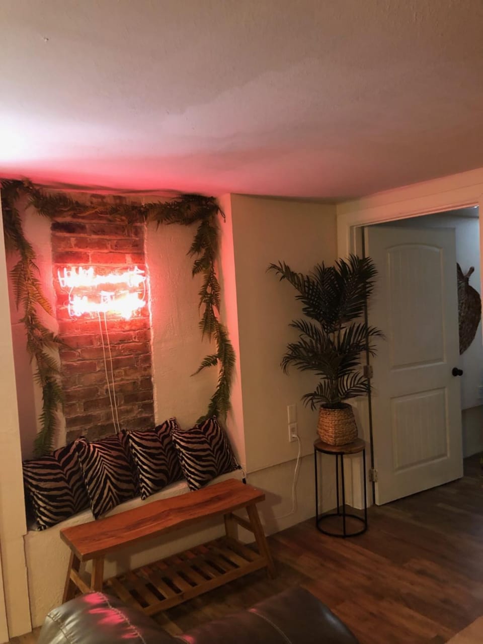 Jungle theme Apartment in Garden District