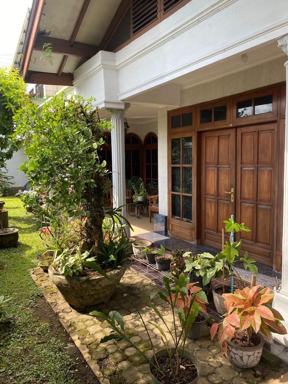 Property building, Day, Garden, Garden, Balcony/Terrace, Garden view