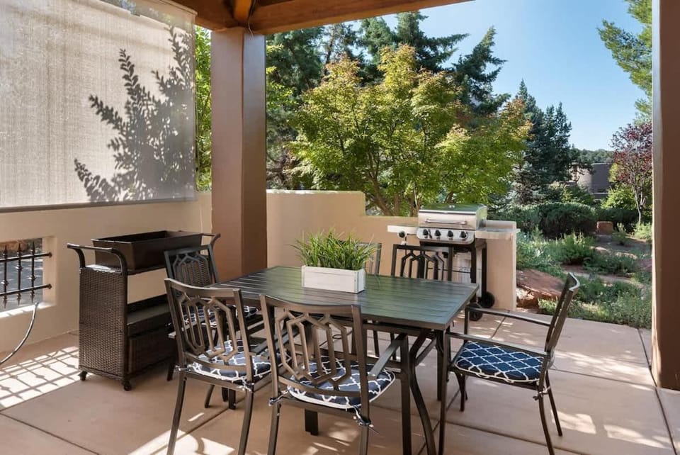Luxe Design and Amazing Views with Hot Tub for Family House in Sedona