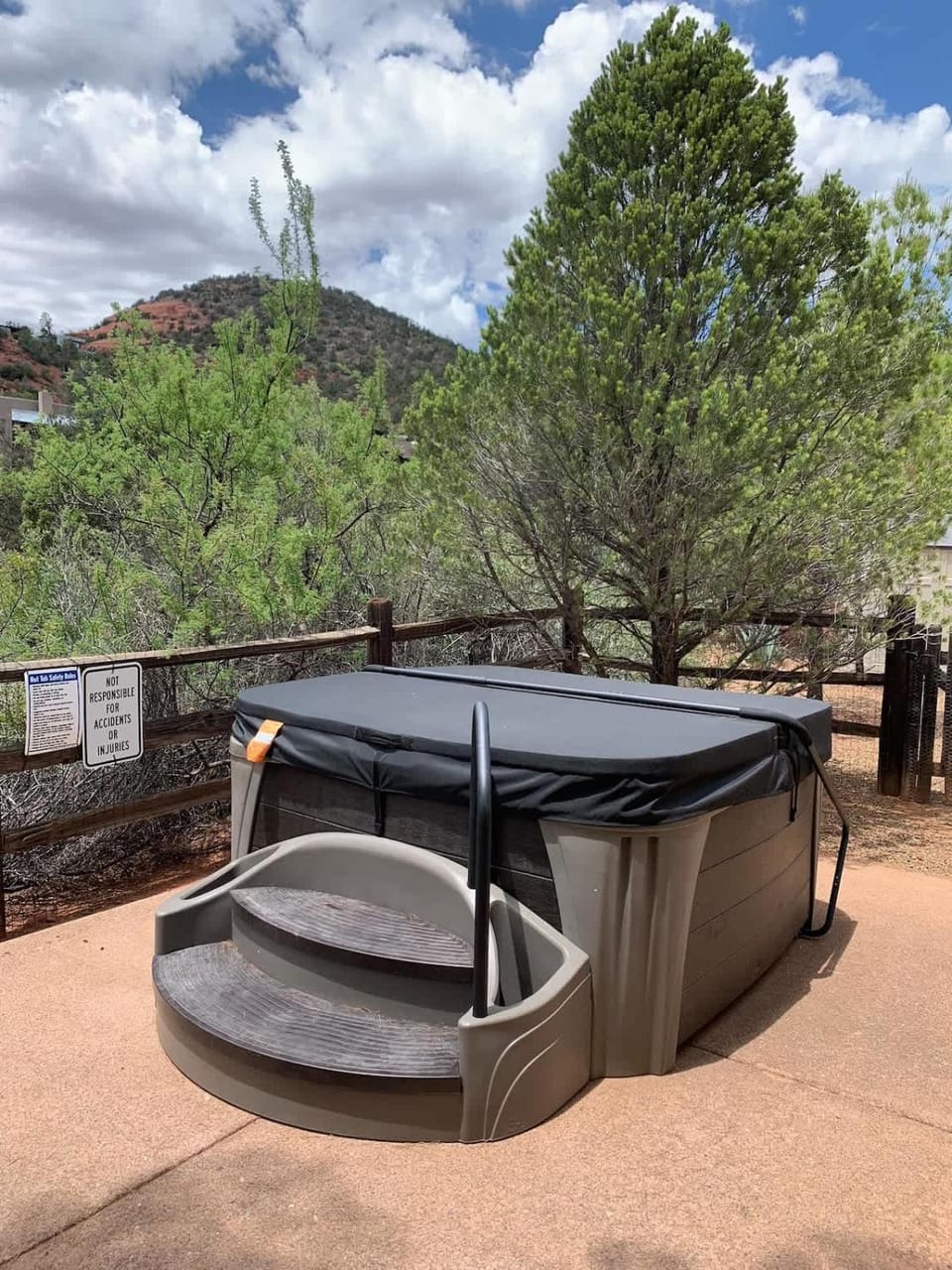 Luxe Design and Amazing Views with Hot Tub for Family House in Sedona