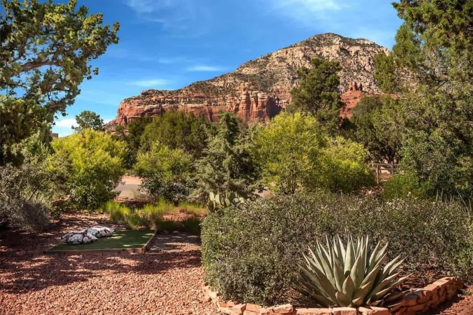 Nearby landmark, Natural landscape, Mountain view