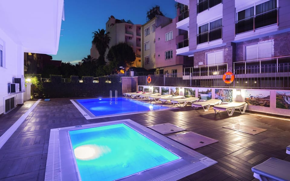 Swimming pool