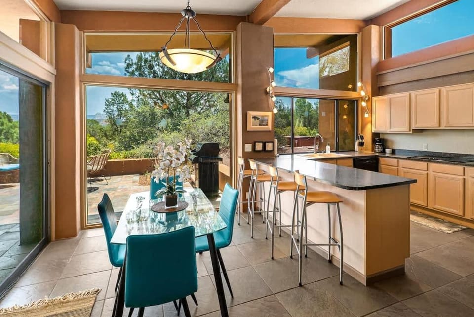 Dreamy Design Stargaze from Hot Tub for Family House in Sedona