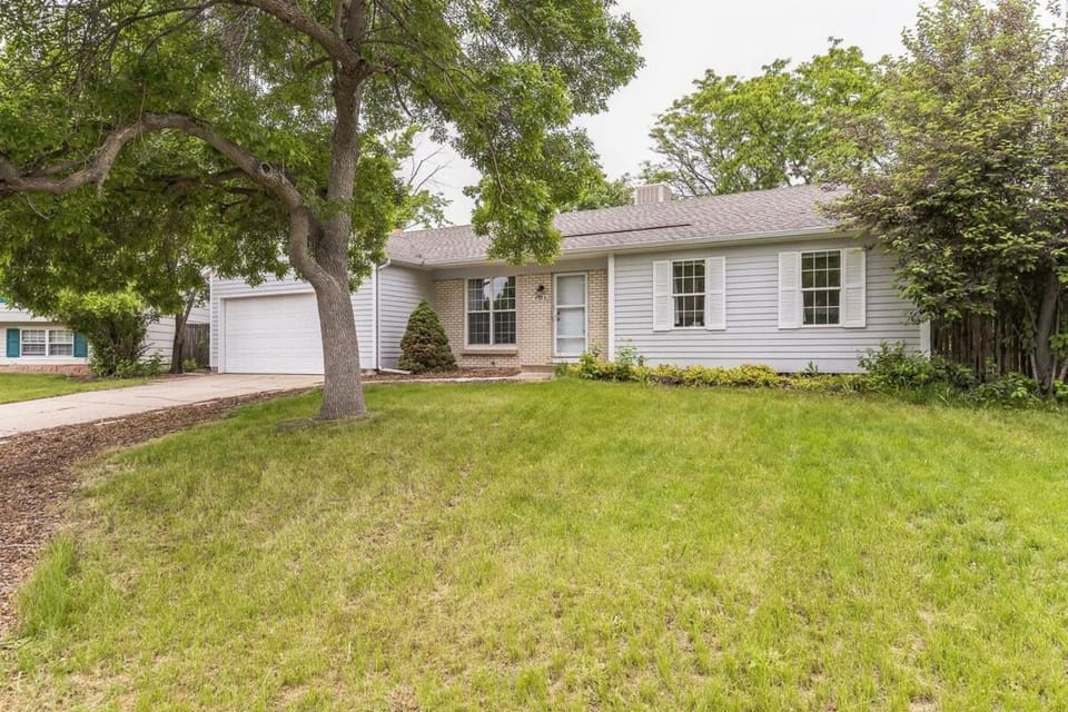Family Friendly 3 bedroom 2 bathroom Home Apartment in Westminster