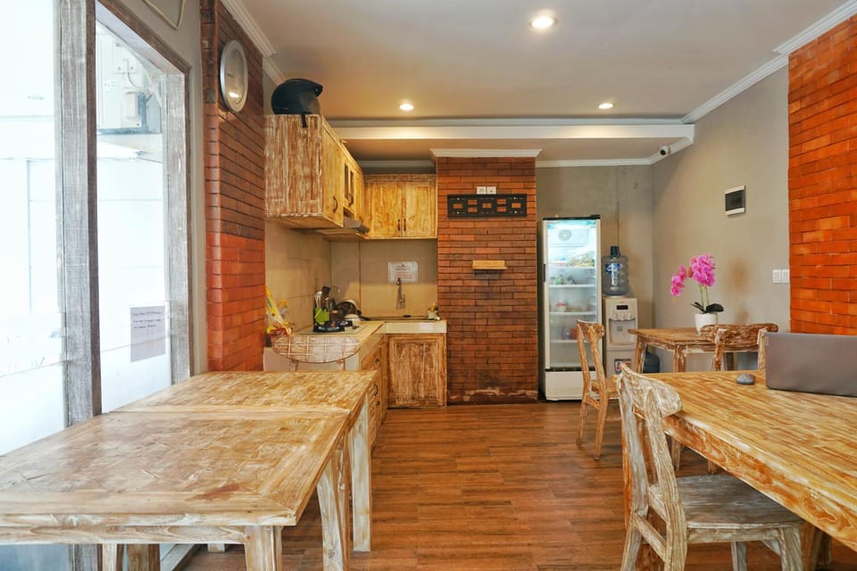 Kitchen or kitchenette, Kitchen or kitchenette, Seating area, Dining area