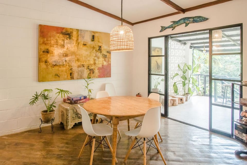 Seating area, Dining area