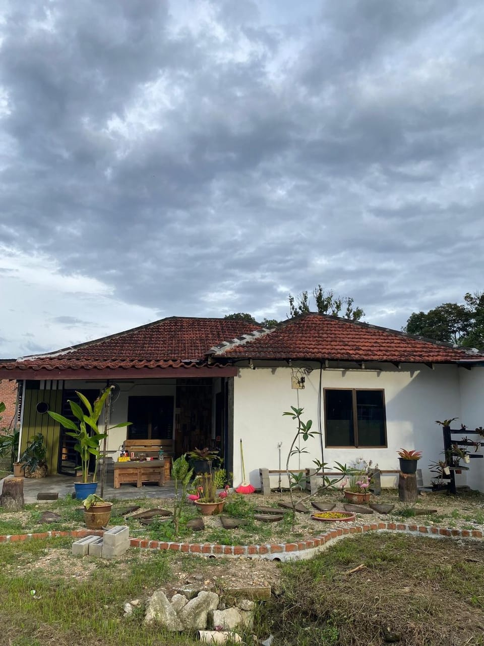 Kerlingfornia Pond View Farm House House in Selangor, Malaysia