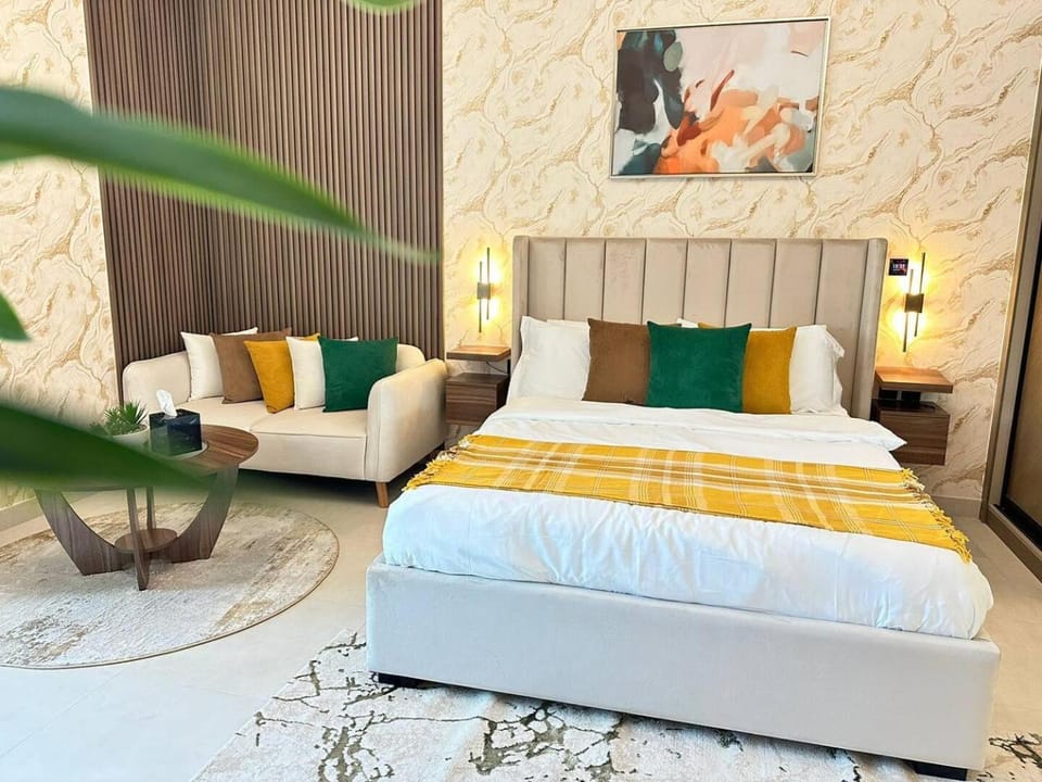 Bright Studio Burj Khalifa & Canal Views Pool Apartment in Dubai