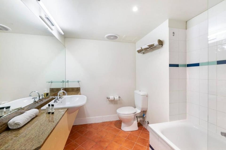 Shower, Bathroom, Bath, towels