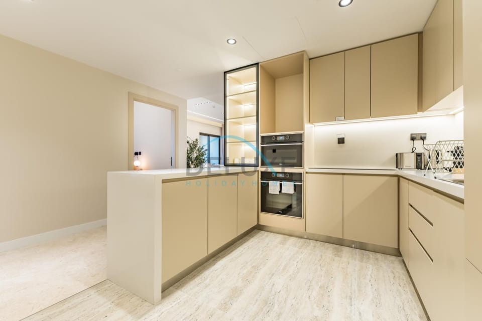 Coffee/tea facilities, Kitchen or kitchenette, oven, stove, toaster