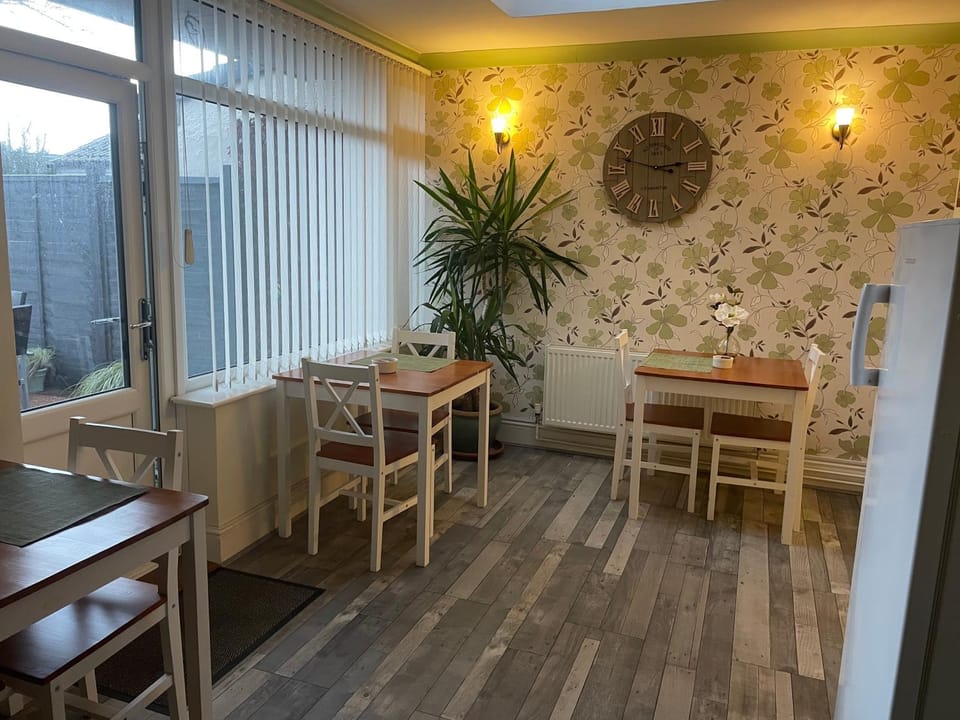 Maple Leaf Guest House Bed and Breakfast in Bristol