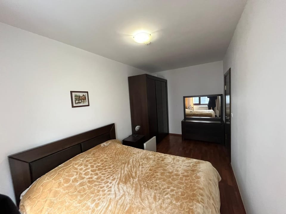 Bed, TV and multimedia, Bedroom, wardrobe