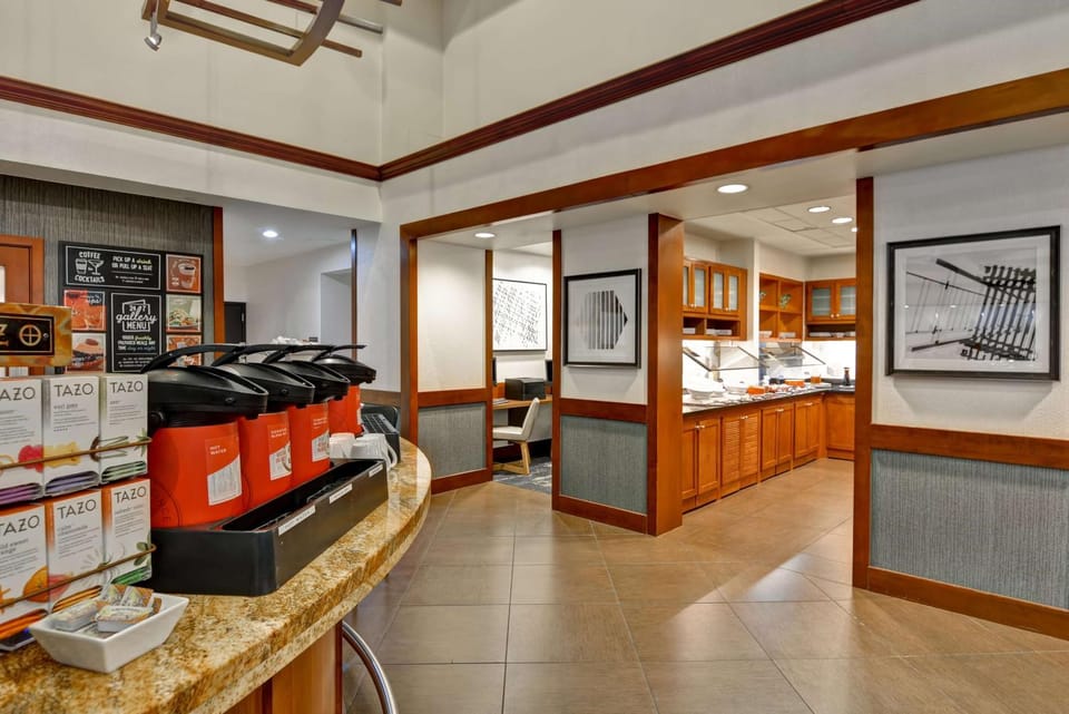 Restaurant/places to eat, Dining area, On site