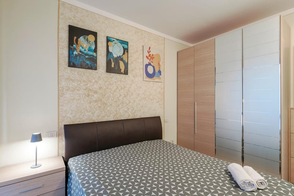 Bed, Photo of the whole room, Bedroom, wardrobe