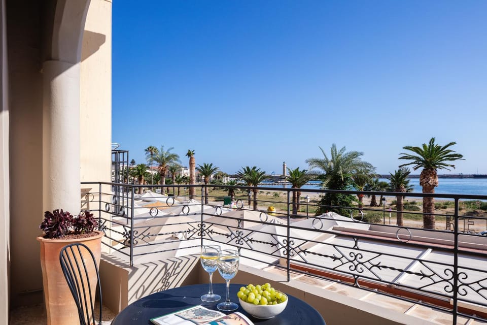 Patio, Day, Natural landscape, View (from property/room), Balcony/Terrace, Food, Sea view