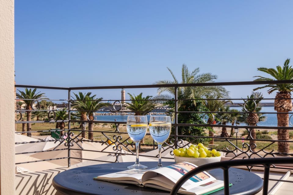 Day, Natural landscape, View (from property/room), Balcony/Terrace, Balcony/Terrace, Beach, Food, Sea view