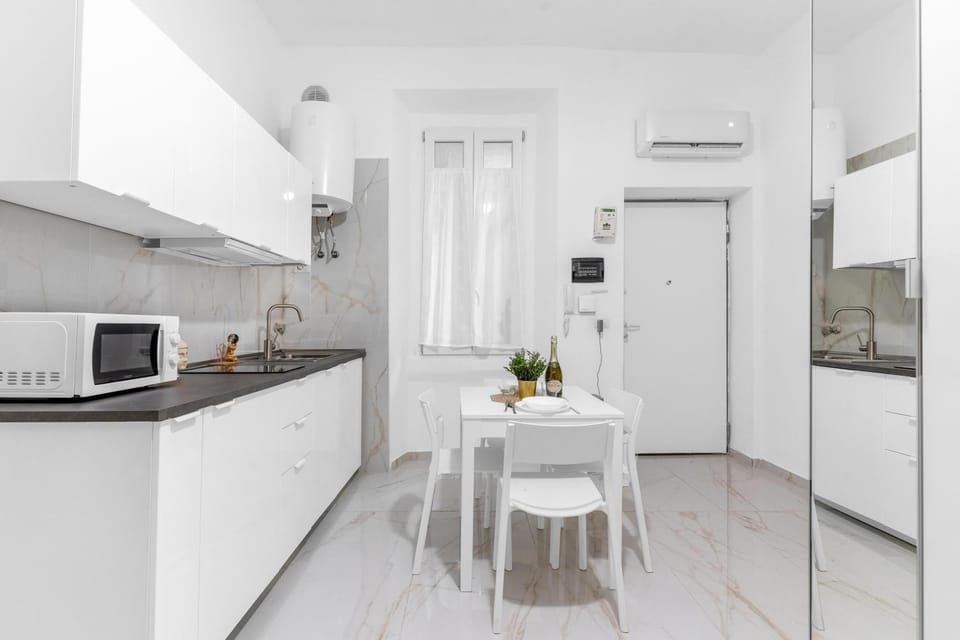Kitchen or kitchenette, Dining area, stove, air conditioner