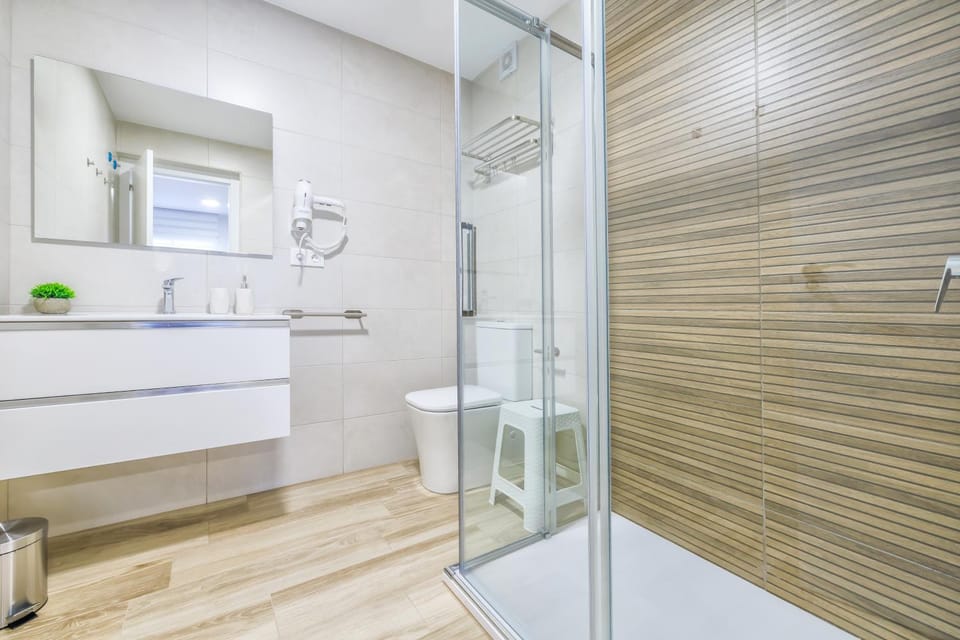 Shower, Toilet, Bathroom, hair dryier