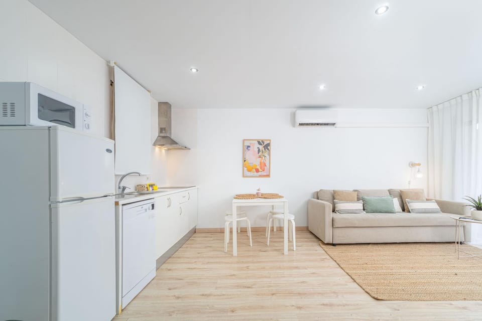 Kitchen or kitchenette, Living room, Dining area