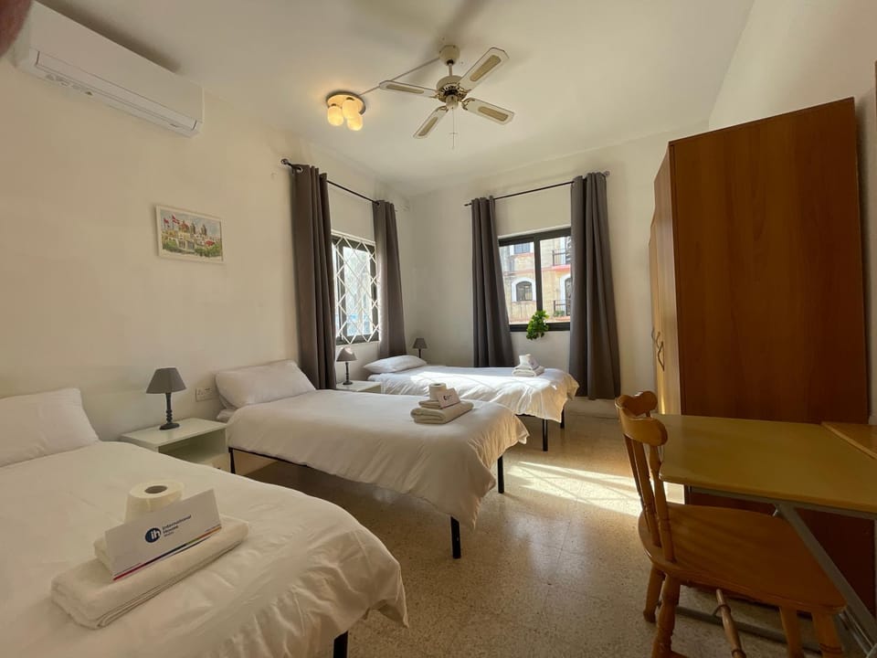 Photo of the whole room, Bedroom, air conditioner