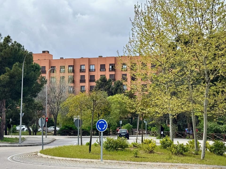 Airport Madrid Plenilunio Suites blue Apartment in Madrid