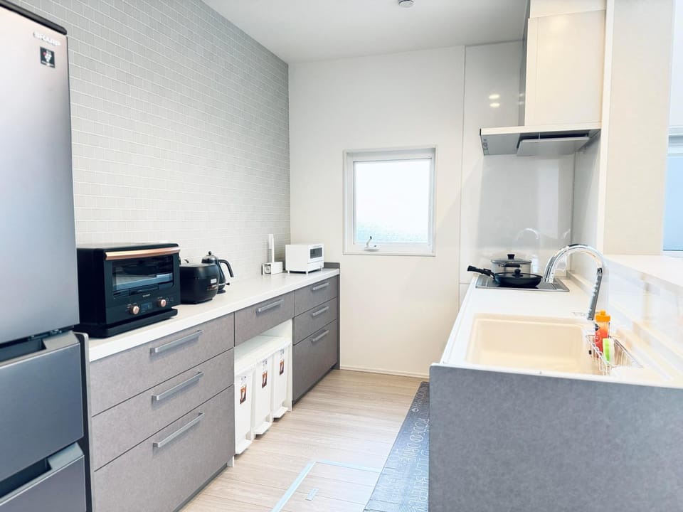 Coffee/tea facilities, Kitchen or kitchenette, oven
