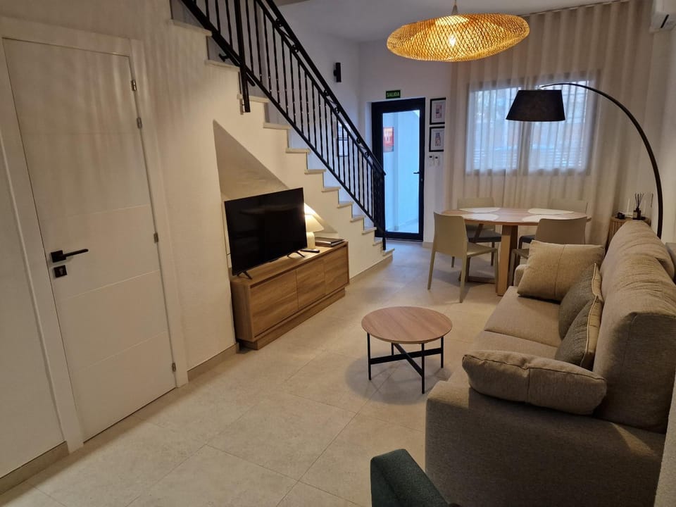 Communal lounge/ TV room, Living room