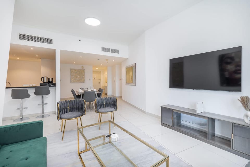 Free housekeeping visits during your stay - StayShort - Marina Views and a 3 Bedroom Apartment in Dubai Marina Apartment in Dubai