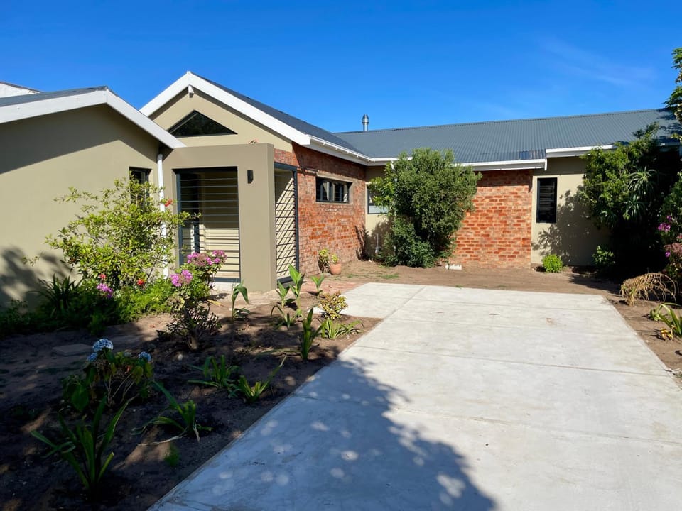 Property building, Garden, Garden view